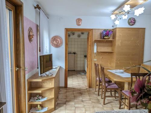 Et tv og/eller underholdning på Auronzo Vacanze di Marina e Valter - Corte 25