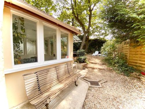 Zahrada ubytování Maison avec jardin et jacuzzi proche Polytechnique