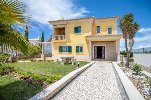 Villa Iris by Algarve Holidays