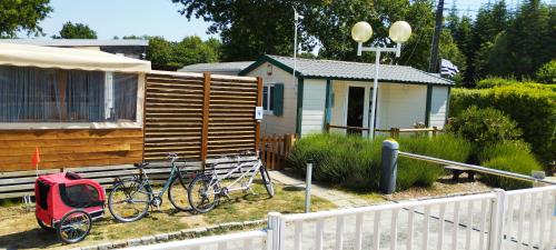 CamoëlにあるCAMPING LES EMBRUNS 3*のギャラリーの写真