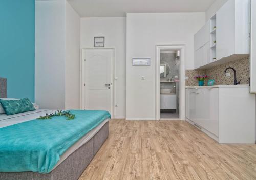 Studio Apartment Little World