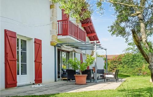 Nice Home In La Bastide-Clairence