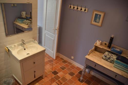 Kúpeľňa v ubytovaní La Little School Chambres d'Hôtes à Arçay