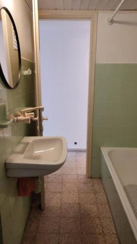 Amazing 1BR by the Tel Aviv Port