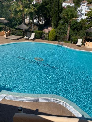 Bazén v ubytování Aloha Hill club apartment with swimming pools - Marbella, Malaga nebo v jeho okolí