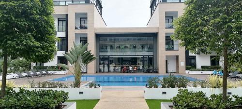 La pileta dentro o cerca de Embassy Gardens