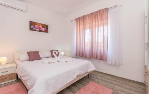 Ένα ή περισσότερα κρεβάτια σε δωμάτιο στο Amazing Home In Polaca