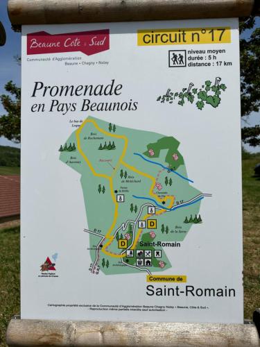 a map of the pyrenees mountains at Gîte Les Roches : maison de caractère pour 15 personnes in Saint-Romain