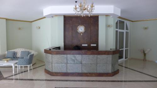Ο χώρος του λόμπι ή της ρεσεψιόν στο Stylish Sea View Apartment 3 Min to Beach Balcony & Comfort