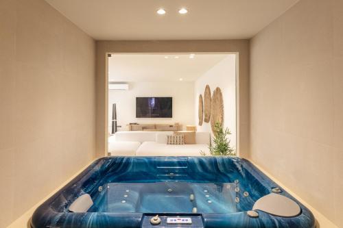 Luxury Beach Villa - Casa do Forte- Infinity Pool sea view- Beach walking distance by DreamvillasAlbufeira photo 2