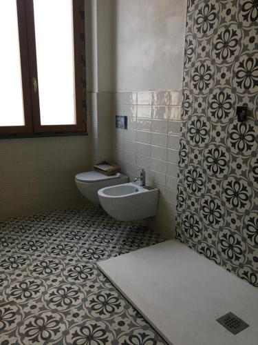 Ένα μπάνιο στο Casa Cavour