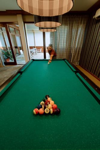 Biliár nebo kulečník v ubytování Serra Alta Hotel
