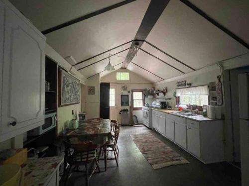 Kitchen o kitchenette sa Private house surrounded by nature