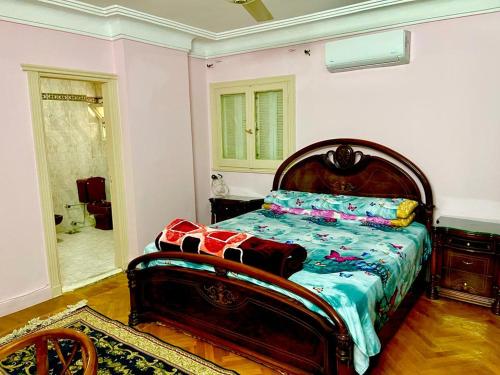 Tempat tidur dalam kamar di Alexandria Egypt