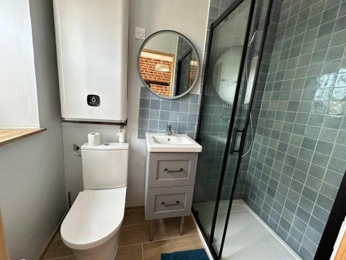 Bathroom sa Gite lumineux et confortable - La ferme de Montigny
