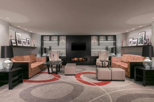 Posezení v ubytování Sheraton Bucharest Hotel