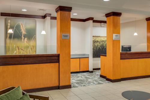 Ο χώρος του λόμπι ή της ρεσεψιόν στο Fairfield Inn & Suites by Marriott Lawton