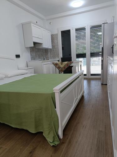 Η κουζίνα ή μικρή κουζίνα στο La casa tra i laghi