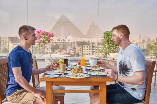 Comida en o cerca de este hotel