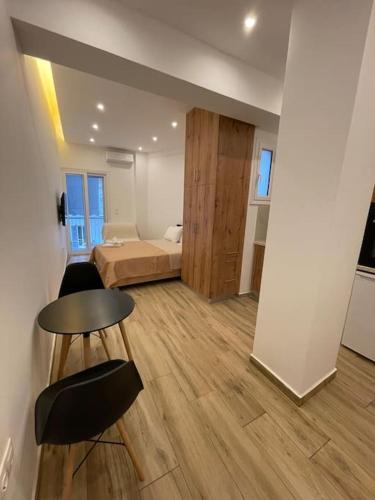 Pagrati-Brand new luxury central studio