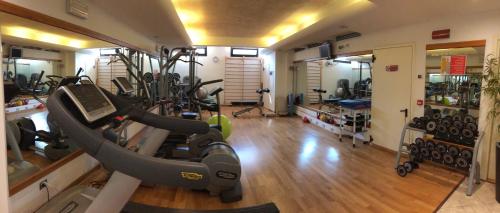 
The fitness center and/or fitness facilities at Hotel Caesar Residence & SPA
