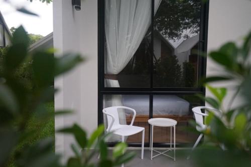 Κήπος έξω από το River Kwai Kiri Resort