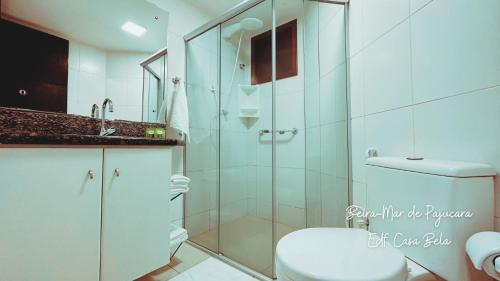 Ванна кімната в Beira-mar em Pajuçara com excelente localização