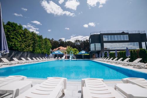 Bazén v ubytování Avalon Hotel&Pool nebo v jeho okolí