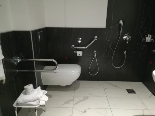 J Hotel photo 22