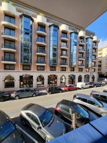Apartment best position croisette martinez ! 150m from the beach completely renovated ! photo 7