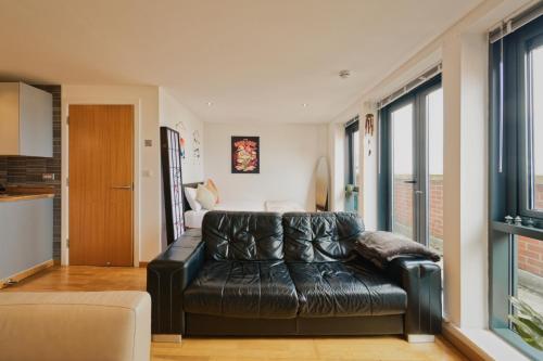 Sidemersey Livings- Convenient and Accessible 1-Bedroom Flat with a View, Central Liverpool photo 12