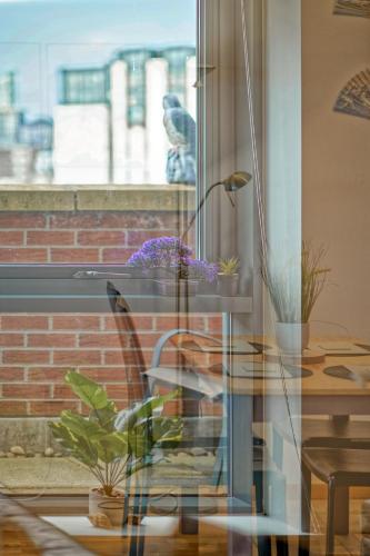 Sidemersey Livings- Convenient and Accessible 1-Bedroom Flat with a View, Central Liverpool photo 31