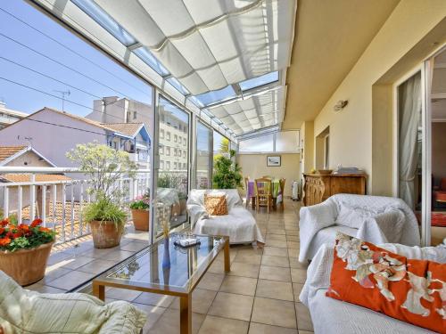 Appartement T3 avec Garage, Balcon et Véranda – Centre d'Arcachon, à 300m de la Plage - FR-1-433-47