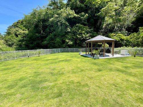 Gallery image of 一棟貸別荘! Ohama Beach House & BBQ! 大浜海水浴場まで徒歩10分! Pets welcome! in Shimoda