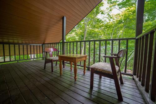 Μπαλκόνι ή βεράντα στο 鳥の街77号#Nature Escape BBQ