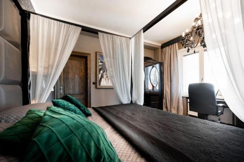 Postel nebo postele na pokoji v ubytování Premium Apt Kosice Center 3 room with PARKING