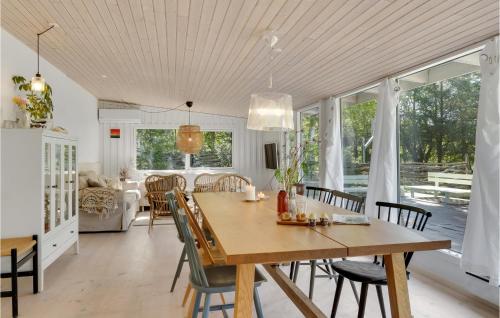Χώρος καθιστικού στο Gorgeous Home In Højby With Wifi