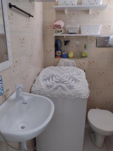 Bilik mandi di Loft Sossêgo centro/Guarapari