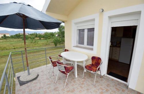 Charming apartments Tia -near Queen Beach