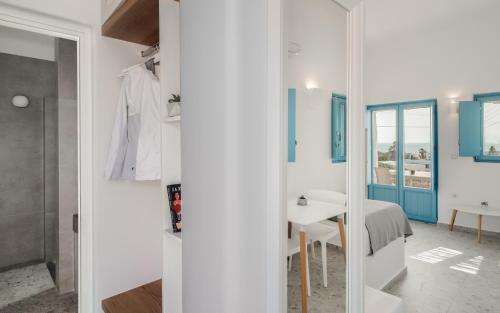 Koupelna v ubytování Camvillia Donoussa Village Suites