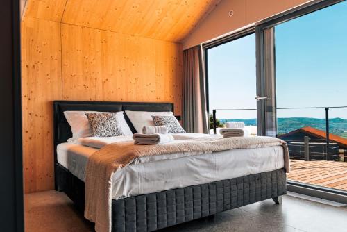 Llit o llits en una habitació de Wine Paradise - Glamping resort