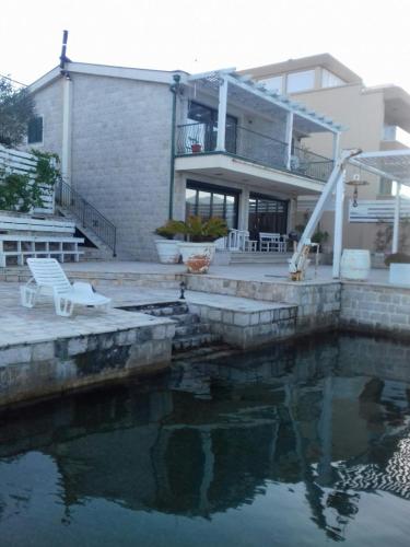 Gallery image of Emerald Suite with Pool, Private beach and Private Sea View Terrace in Tivat