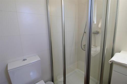 Ένα μπάνιο στο Vilamoura Concept Villa With Pool by Homing