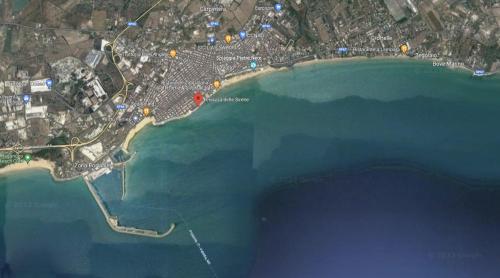 a map of a city and the water at Terrazza delle Sirene - Fronte mare Pozzallo in Pozzallo