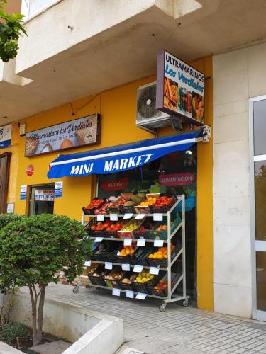 VER621 - 6th-Floor Studio with Sea Views and Pool - AC, 2 min to Buses and Taxis