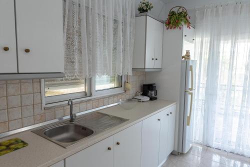Mykoniatika on the wave apartment