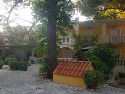 Φωτογραφία από το άλμπουμ του Kuris Studios & Apartments στον Βασιλικό