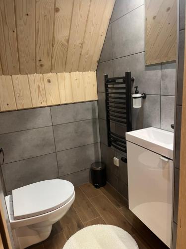 Et badeværelse på Domek przy Potoku- Szaflary