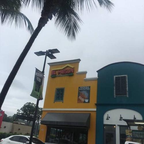 El edificio en el que está el departamento