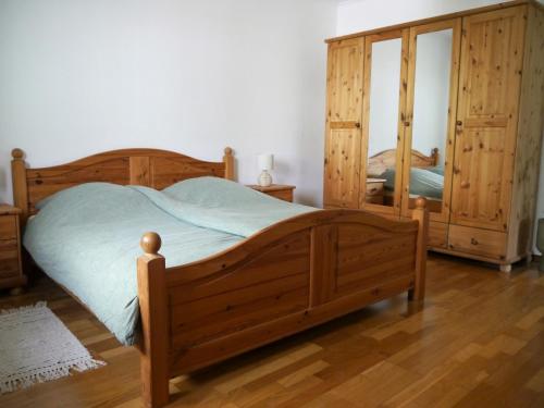 Postel nebo postele na pokoji v ubytování Ferienwohnung Waldschloss